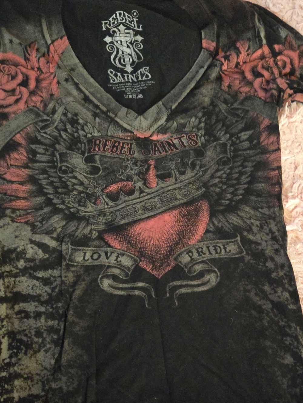 Rebel Saints Graphic V-Neck,long Sleeve Tee in Black & Pink